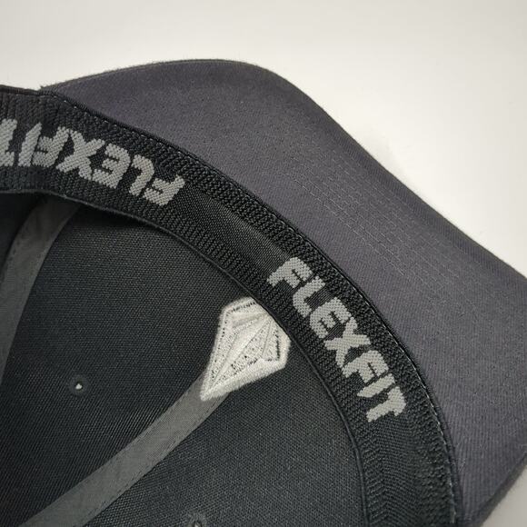 Volcom Fitted Baseball Cap Gray Medium Embroidered Vented Holes 6 Panel Flexfit - Picture 8 of 9